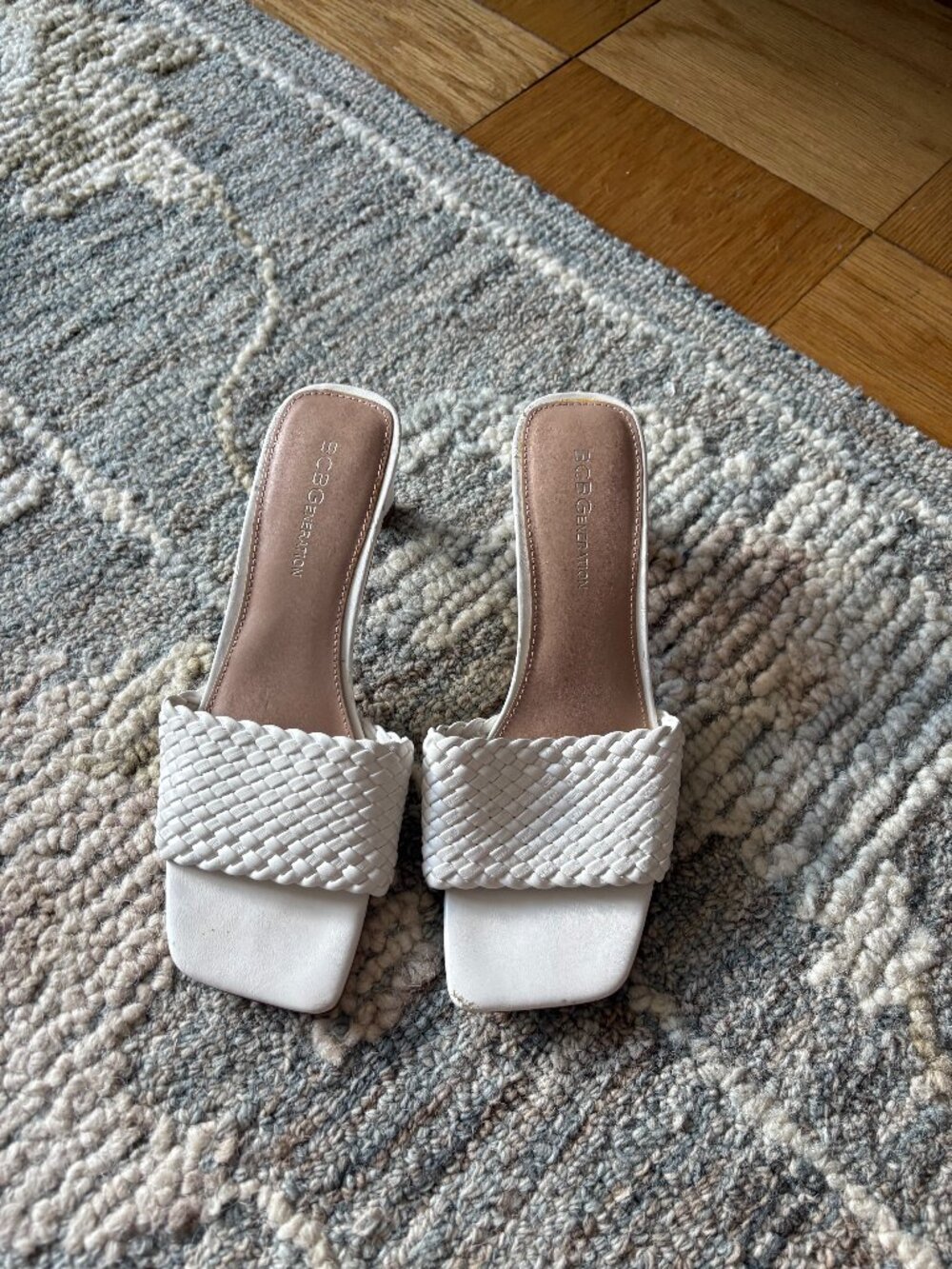 BCBG White Sandal Heel Size 7.5